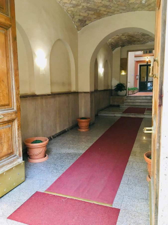 Vatican Glee Frühstückspension